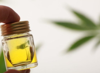 More People are Buying A Legal Cannabis Oil To Ease Pain