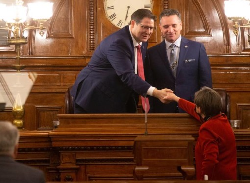 After momentum in 2021, major political hurdles remain for medical marijuana in Kansas